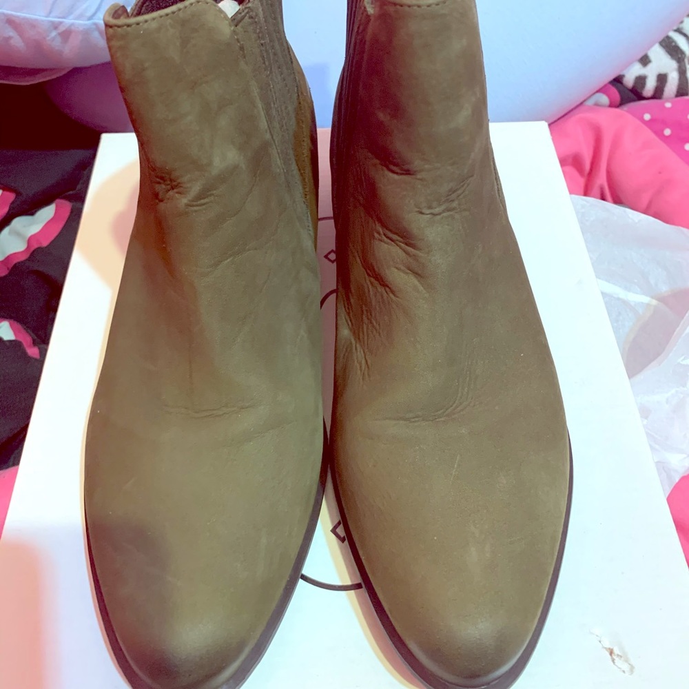 Olive green Steve Madden booties
